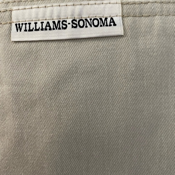 Williams Sonoma 100% 4 Cotton Place Mats
Gold floral design
Khaki beige - Picture 6 of 6